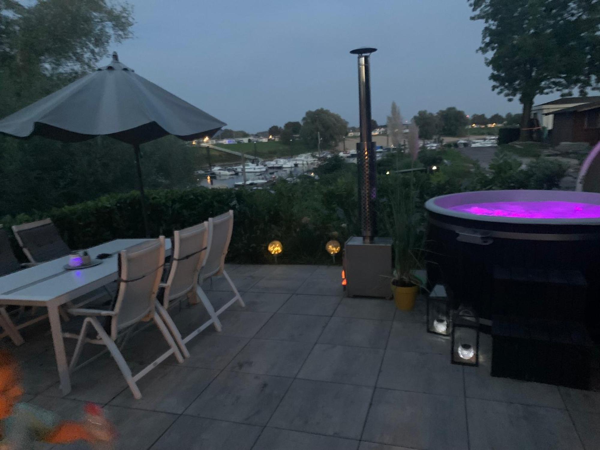 Ferienhaus Luxus Hafenblick Lathum